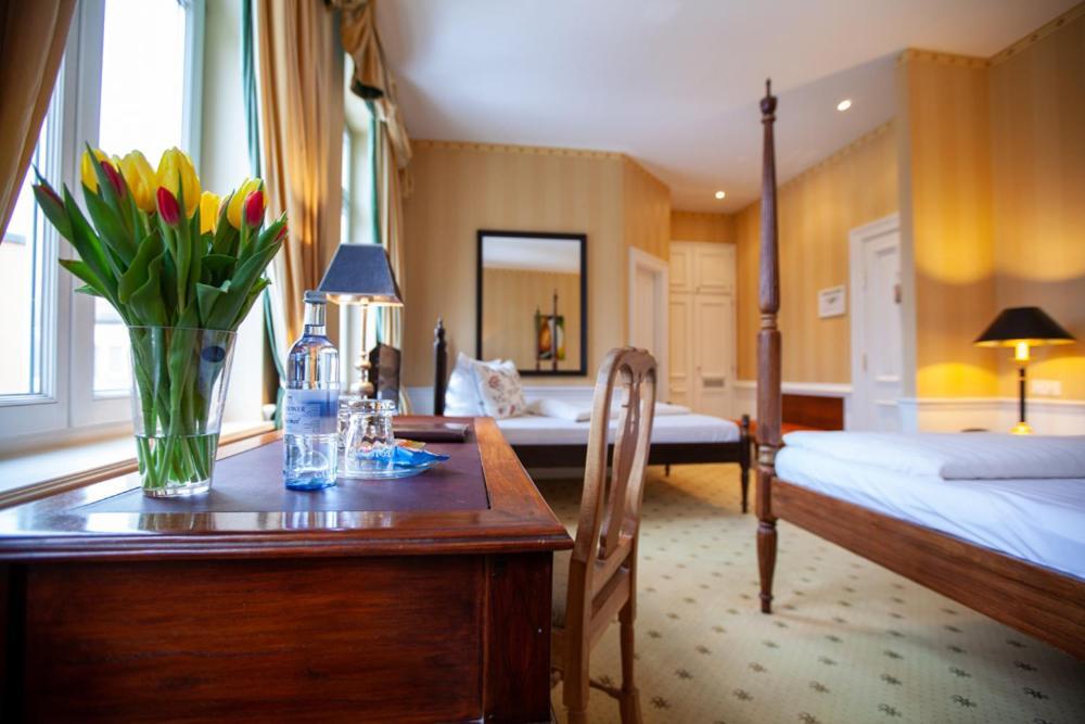 Hotel Niederlaendischer Hof Шверин Экстерьер фото