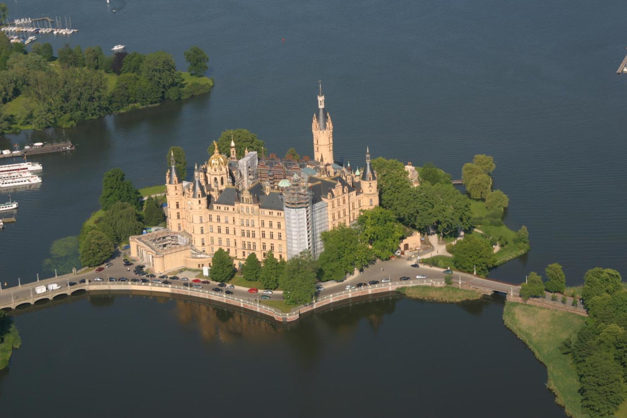 Hotel Niederlaendischer Hof Шверин Экстерьер фото