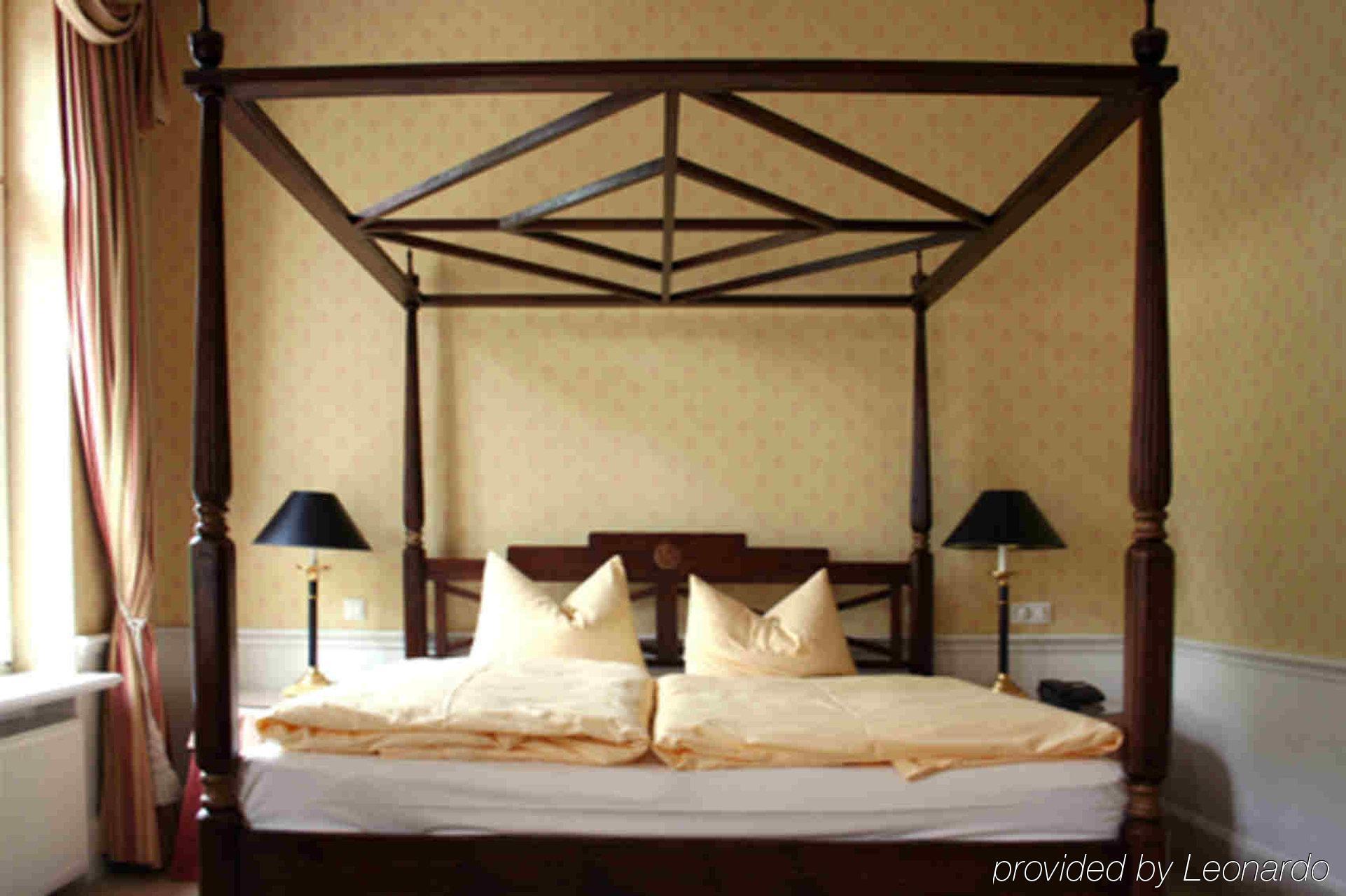 Hotel Niederlaendischer Hof Шверин Экстерьер фото