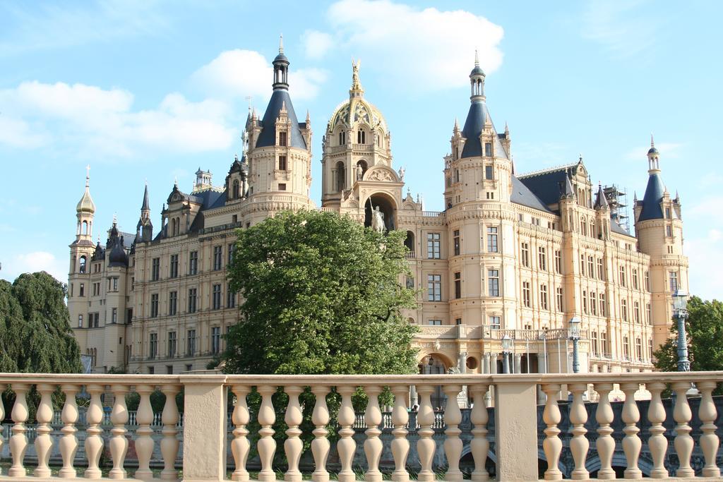 Hotel Niederlaendischer Hof Шверин Экстерьер фото
