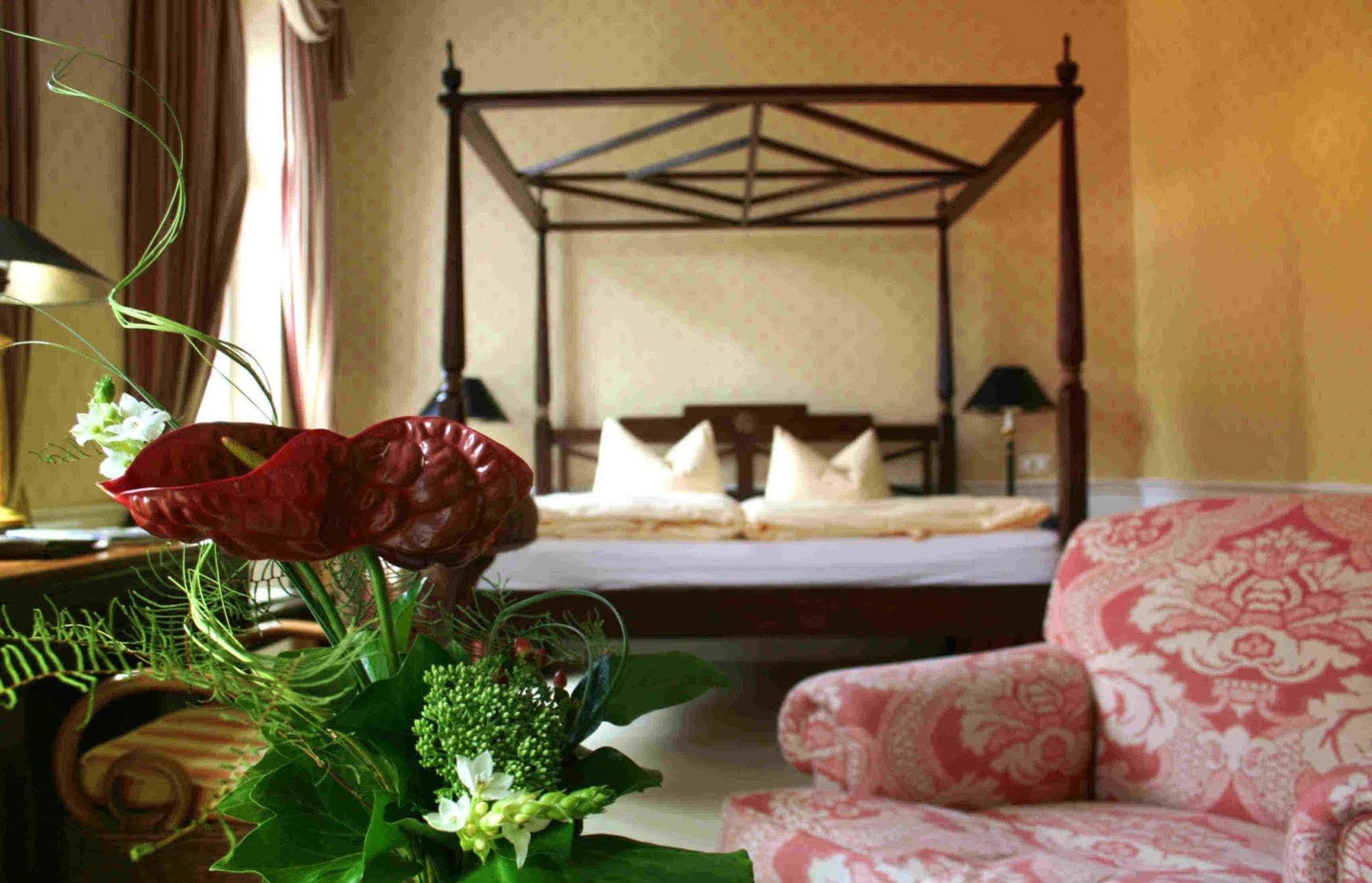 Hotel Niederlaendischer Hof Шверин Экстерьер фото